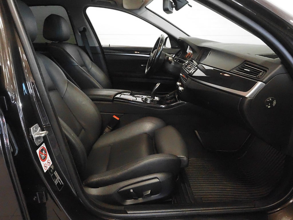 BMW 530 d xDrive Sedan Navi Taklucka H/K D-Värm Drag Skinn