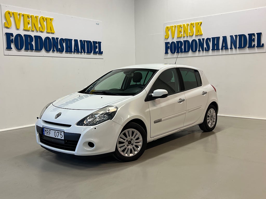 Renault Clio 5-Dörrars Halvkombi 1.2 (Endast 15.100 Mil) Dragkrok
