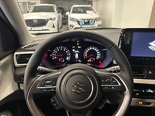 Suzuki Swift 1.2 Hybrid AllGrip 4x4 — bild 9 av 13