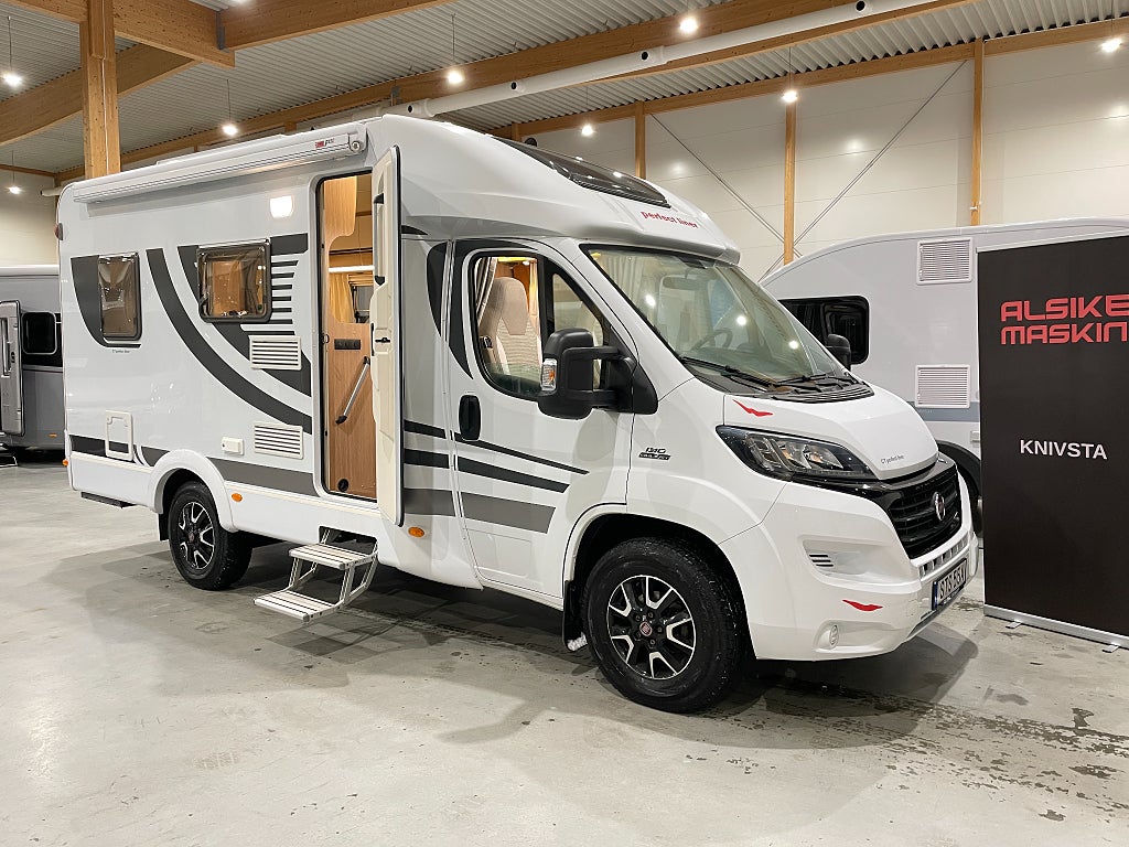 Carado T 58 /B-körkort/Solcell/Maxx-fan/Under 6,5m