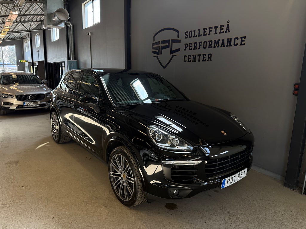 Porsche Cayenne Diesel  S Platinum Edition / SportChrono / Sportstolar