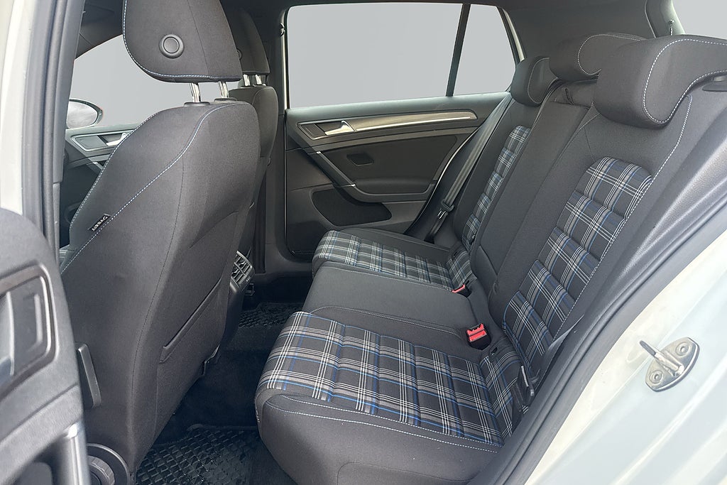 Volkswagen Golf 2020