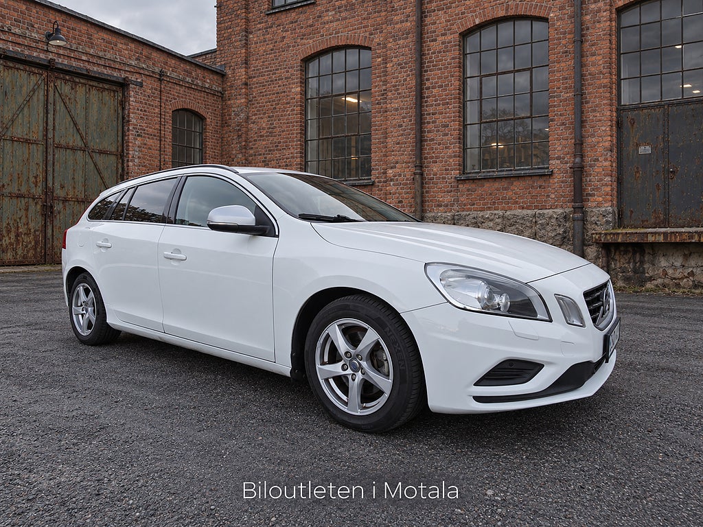 Volvo V60 D2 | R-Design | Taklucka | Läder | Värmare  | Navi