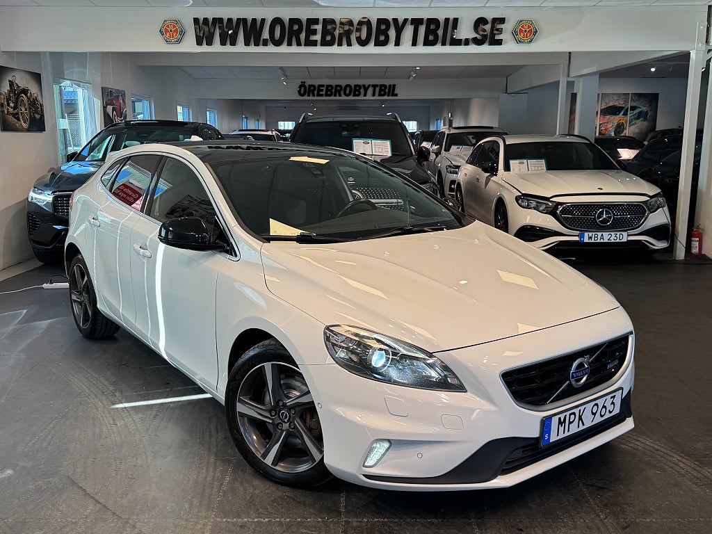 Volvo V40 D4 Aut R-Design Pano Gps VOC Värmare Kamrem bytt