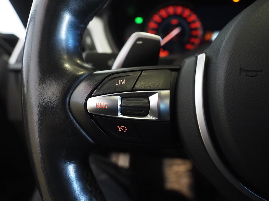 BMW 320 i 184hk xDrive Touring M Sport |Navi|Kamera|Drag| 2019