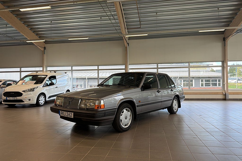 Volvo 940 2.3 GL / MYCKET GOTT SKICK / NYBESIKTAD