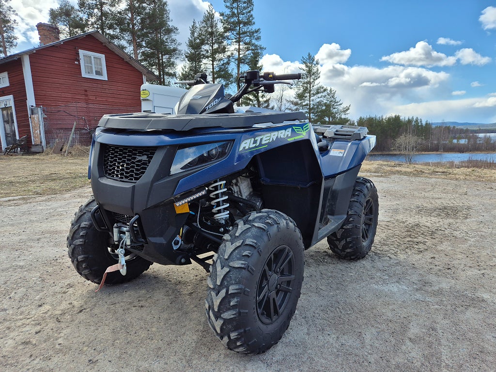 Arctic Cat Alterra 700 XT 1 ägare Låga timmar Kort Vinsch Digital Display