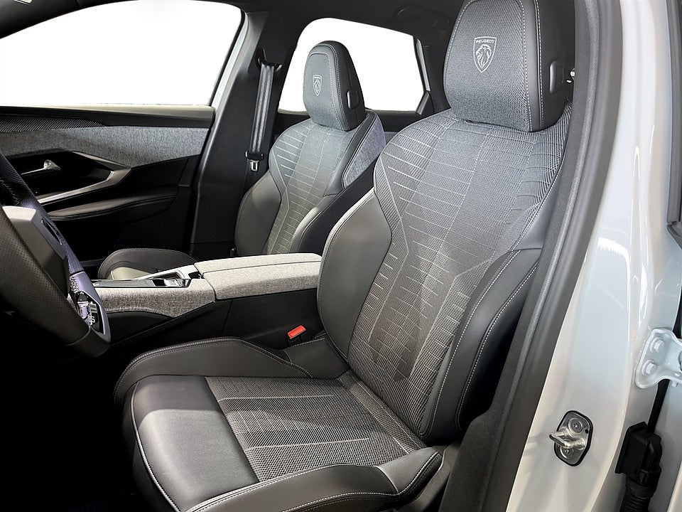 Bild på Peugeot 3008 GT Hybrid 145hk Aut B-KAMERA CARPLAY