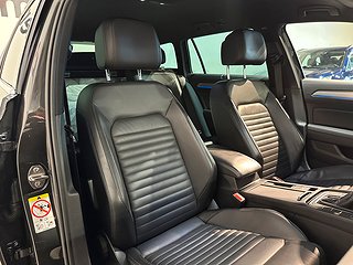 Volkswagen Passat Variant GTE Drag Cockpit Pvärm GPS SoV
