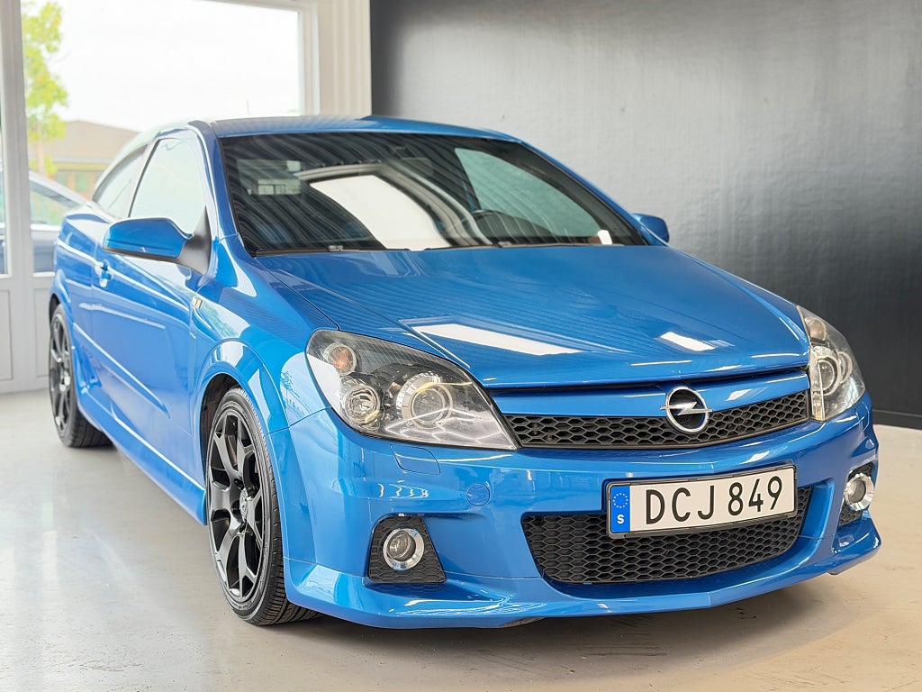Opel Astra OPC 2.0 Turbo 240hk
