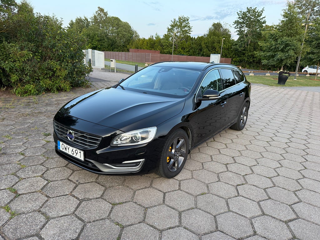 Volvo V60 D4 Geartronic Momentum taklucka nyservad