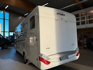 Husbil-integrerad Hymer B588 Bianco Line 150HK Aut 19 av 20