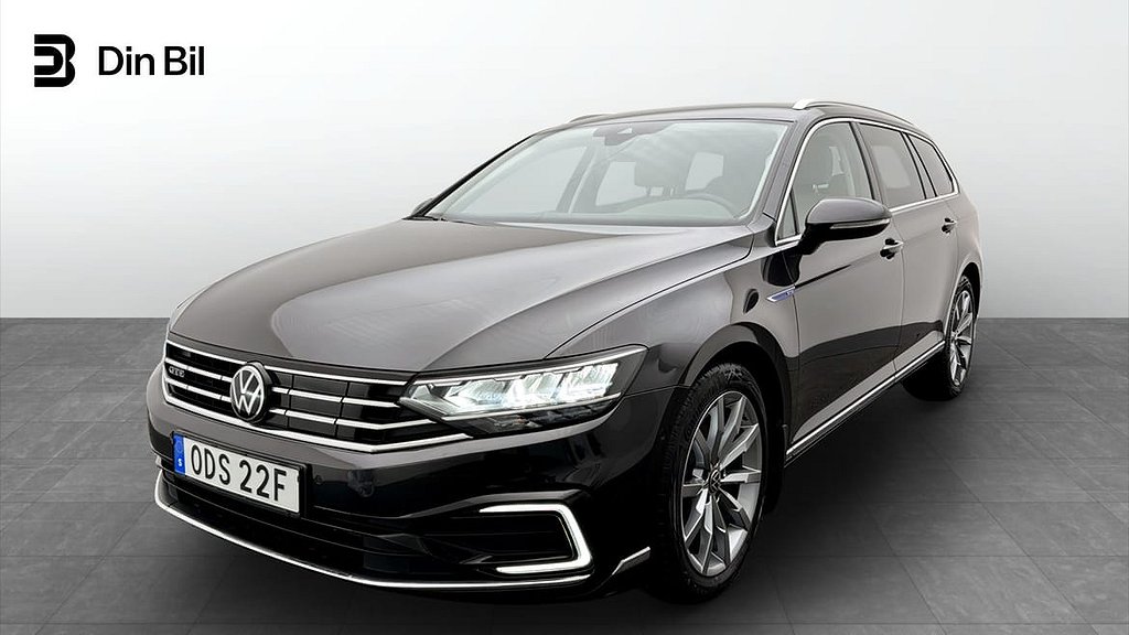 Volkswagen Passat Sportscombi GTE DSG P-värmare/Drag/Navigation