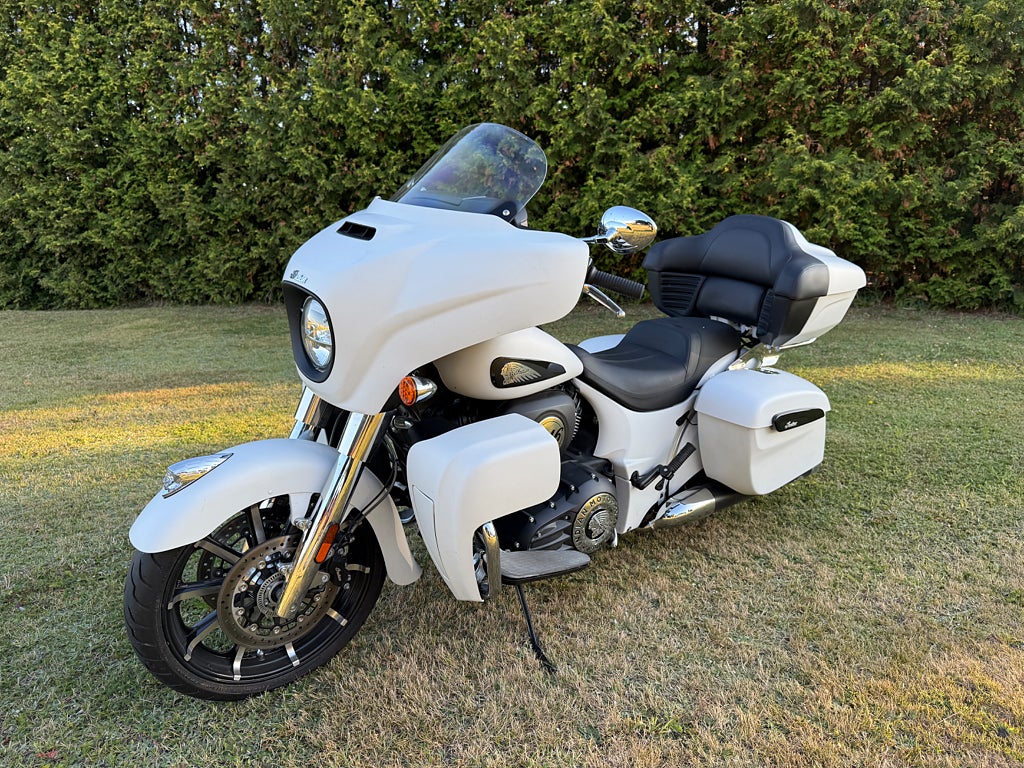 Indian Roadmaster Dark Horse endast 125mil sportavgassystem med spjäll