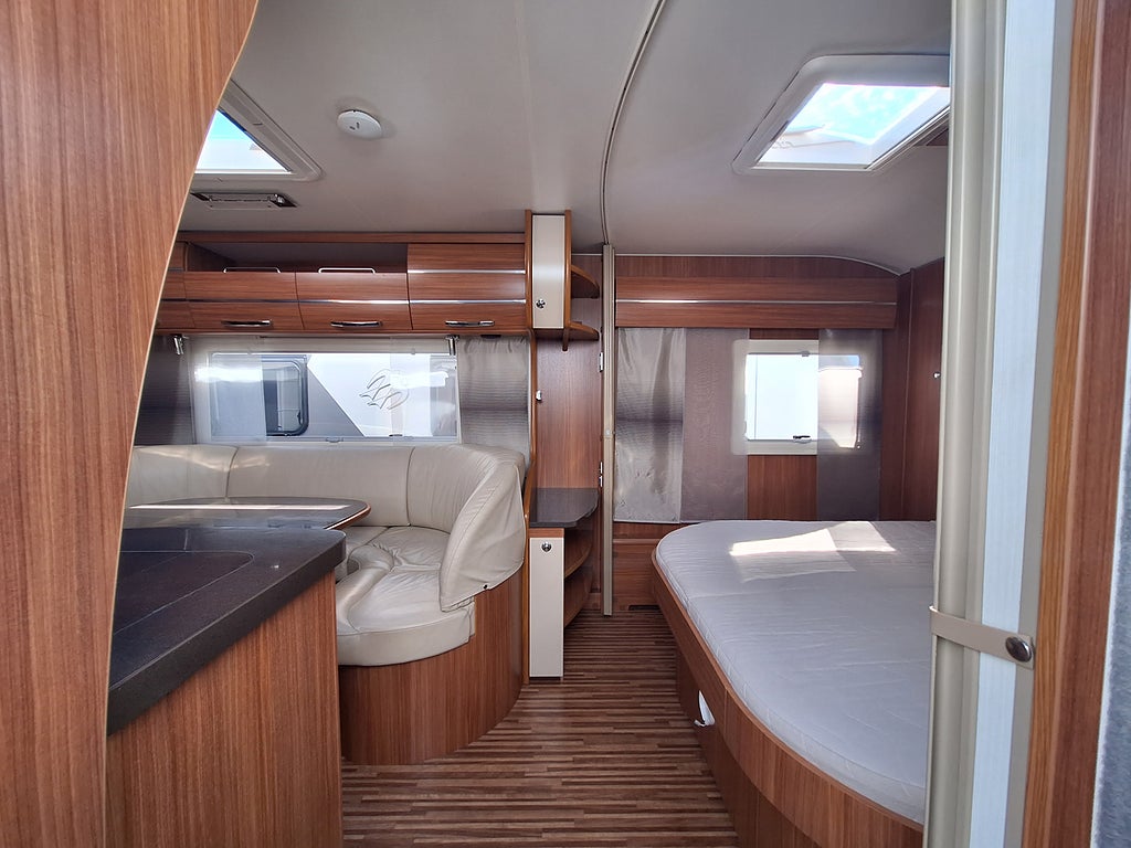 Adria Alpina 663 PT Barnkammare: 3 Bäddar