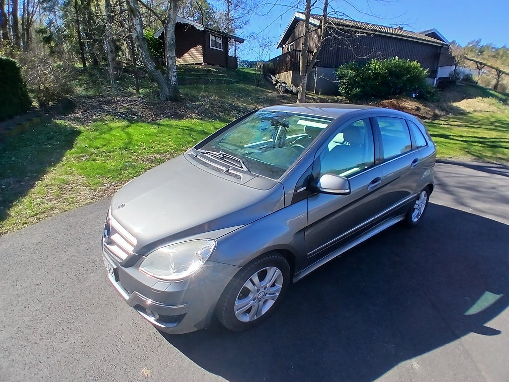 Mercedes-Benz B 170 NGT BlueEFFICIENCY Autotronic 