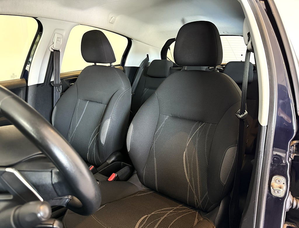 Peugeot 208  1.4 e-HDi EGS AUTOMAT NYBES P-SENSORER KAMREMBYTT