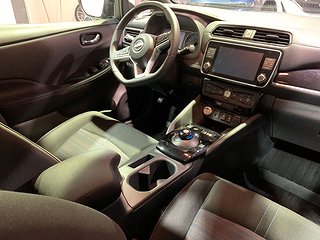 Halvkombi Nissan Leaf 7 av 16