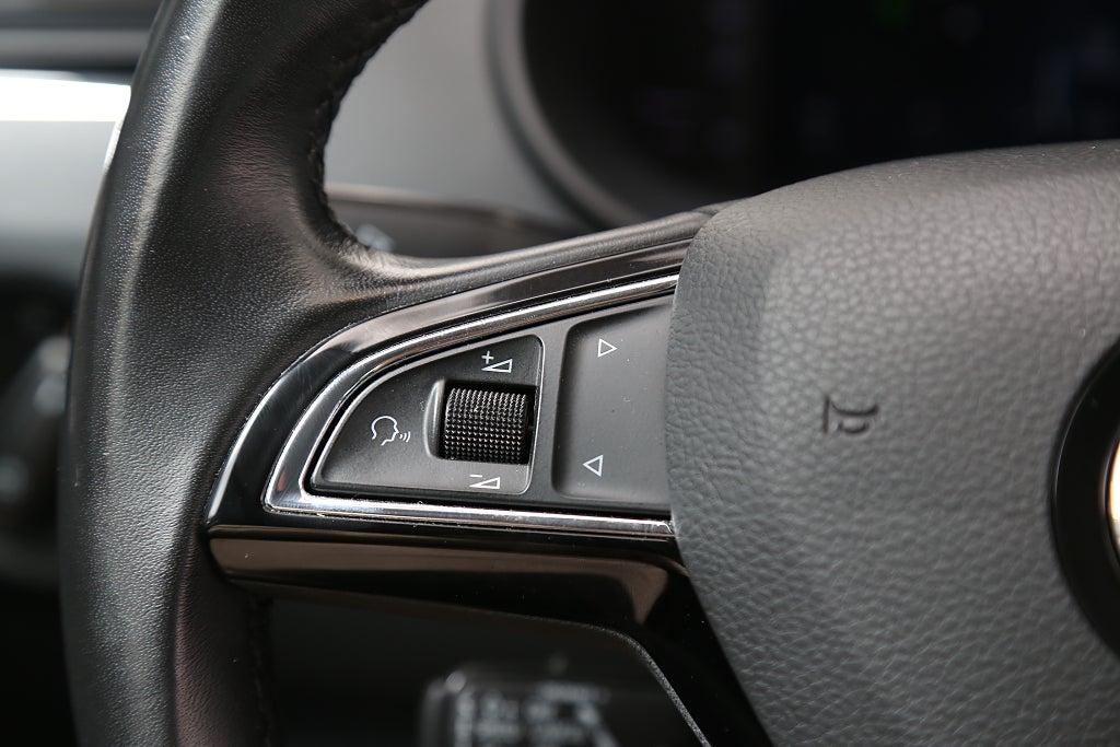 Skoda Octavia Scout 2,0 TDI 4x4 Premium Aut P-värme Dragkrok 2019