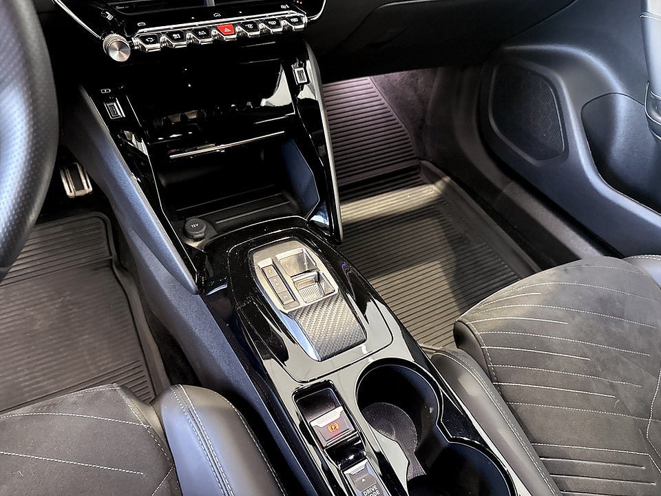 Bild på Peugeot 2008 GT 1.2 PT 130hk Aut B-KAMERA ELSTOL