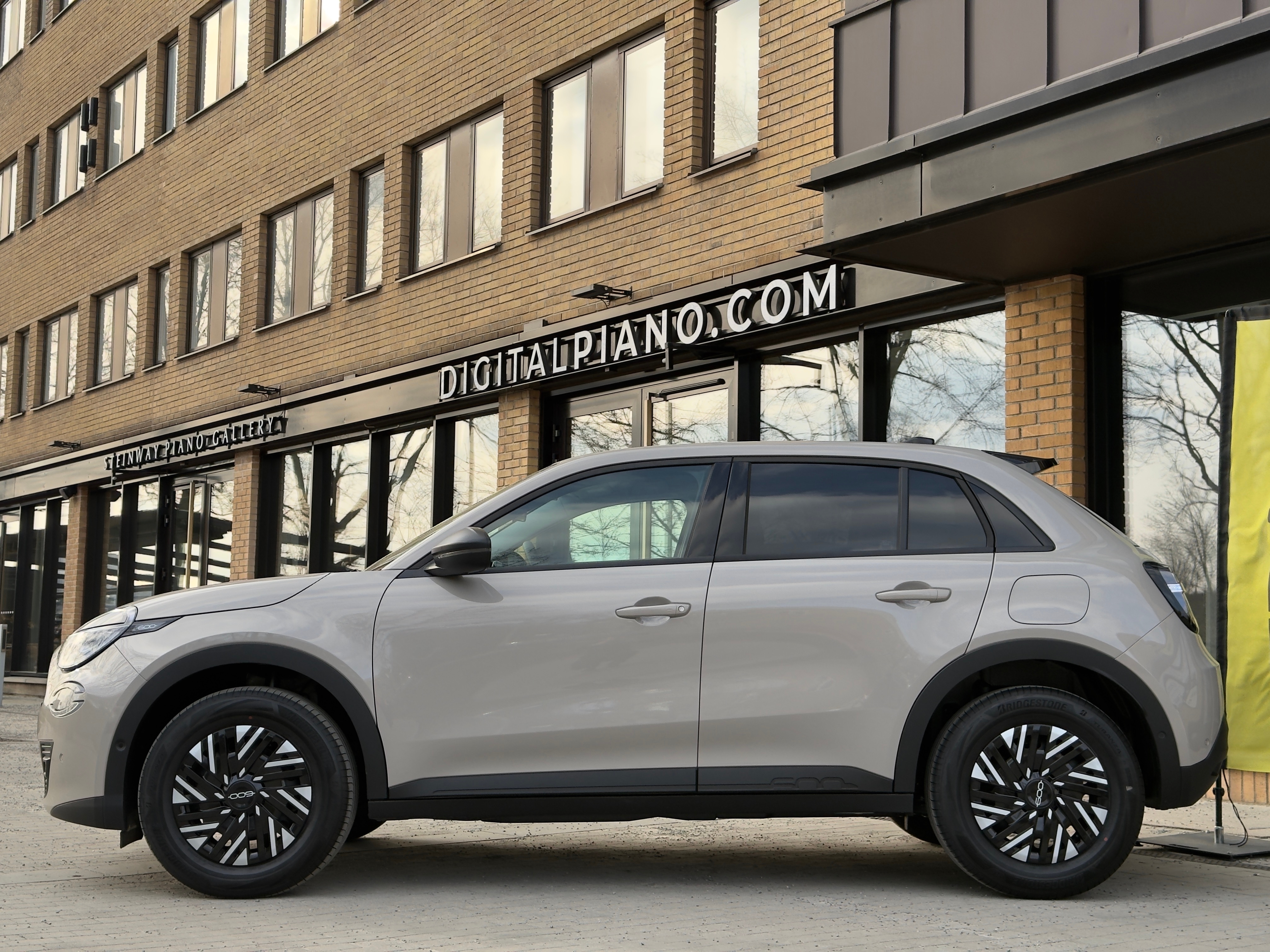 Fiat 600 Lounge Hybrid 2024, bild 3/39