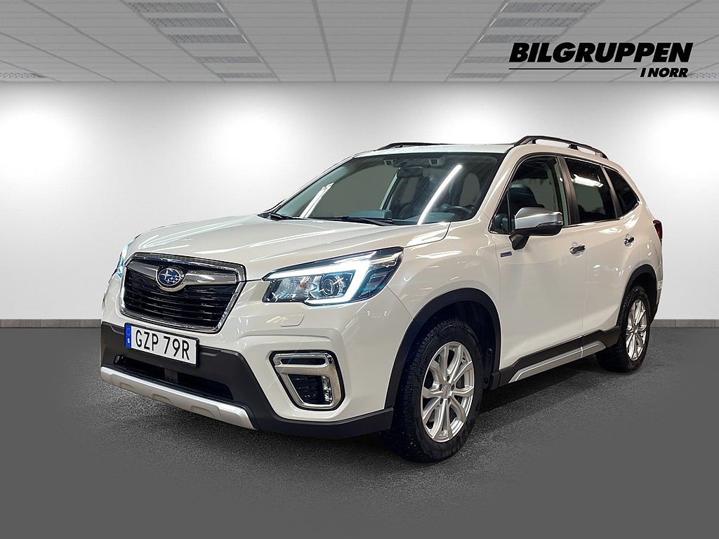 Subaru Forester e-Boxer Lineartronic Summit (V-hjul, Drag,Värmare, H/K)