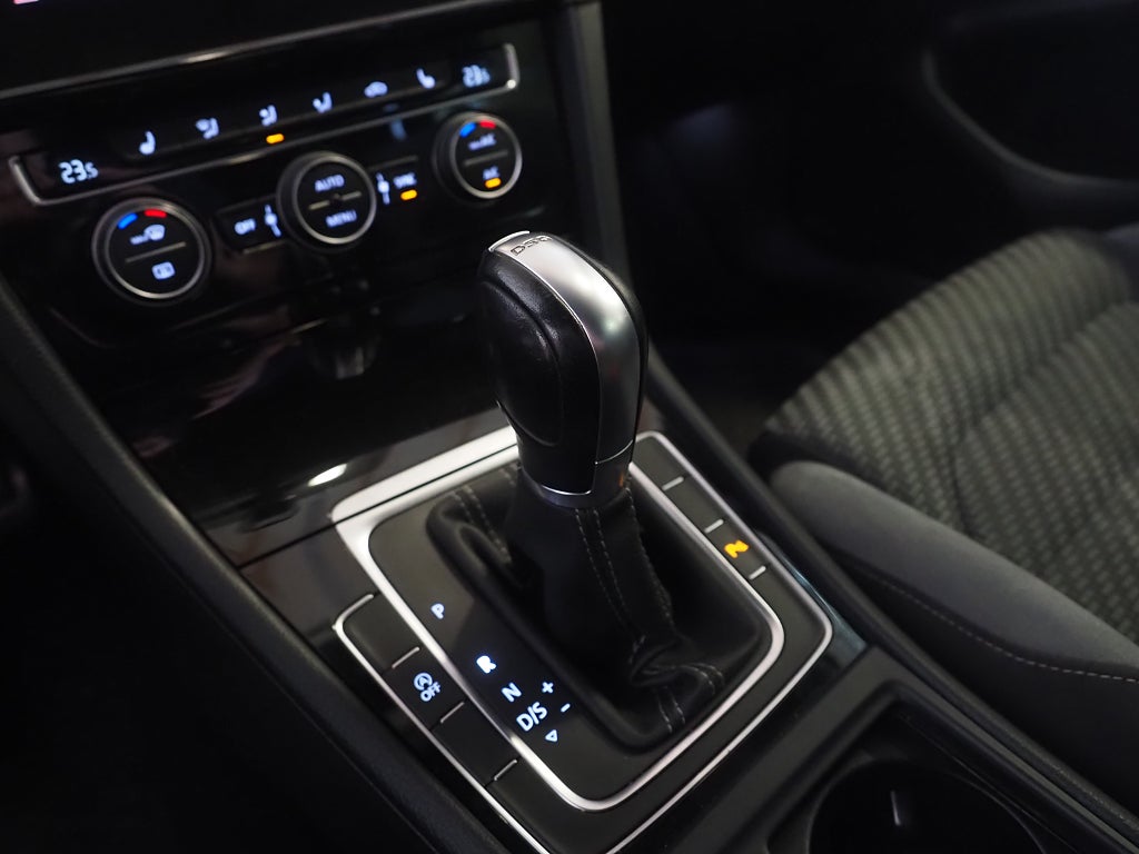 Volkswagen Golf SC 1.5 TSI 150hk DSG R-Line | Pluspaket | 2019