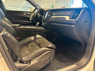 Volvo XC60 T5 AWD R-Design/Drag/Bvärm/Kamera/Navi/Rattvärme