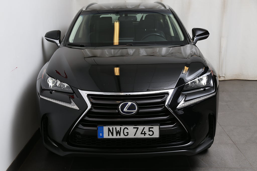 Lexus NX 300h AWD E-CVT Business Line 197hk Skinn Dragkrok 2015