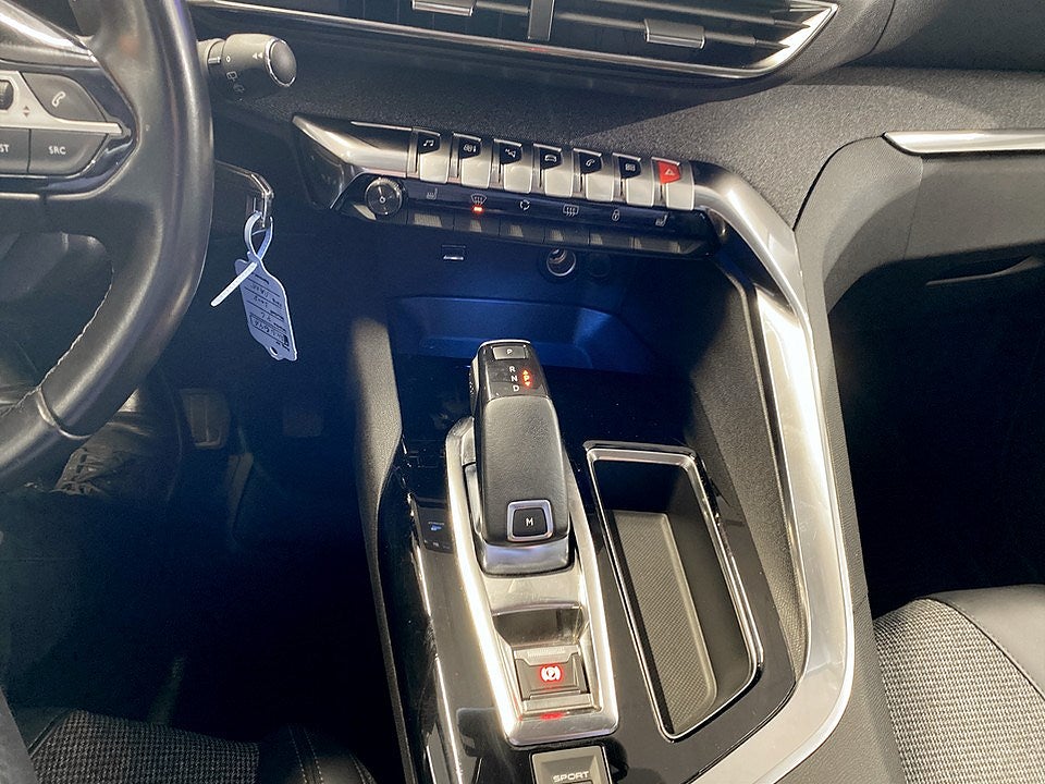 Bild på Peugeot 3008 Allure 1.5 BHDi 130hk Aut - CARPLAY, P-SENSORER