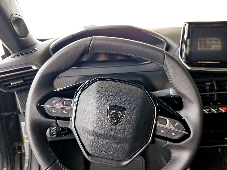 Bild på Peugeot 2008 Allure 1.2 PT 130hk CARPLAY P-SENSORER