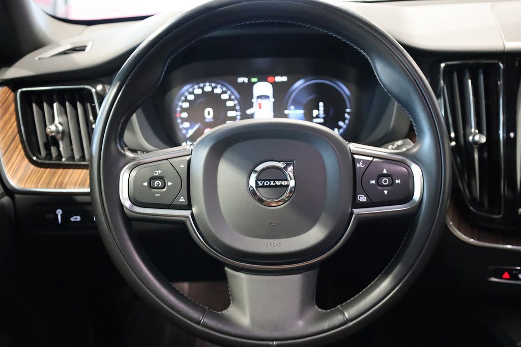 Volvo XC60 Recharge T6 Inscription Exp AWD Pano Skinn Drag 2021