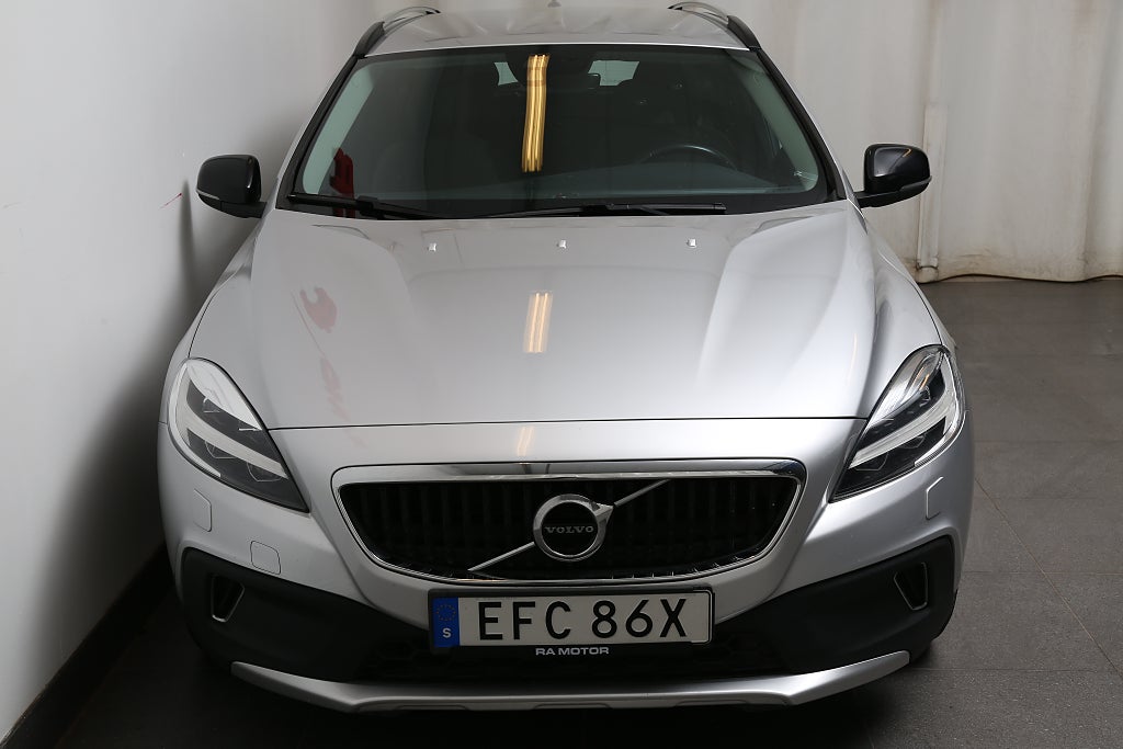 Volvo V40 Cross Country D3 150hk Adv Edition Kamera Värmare Drag
