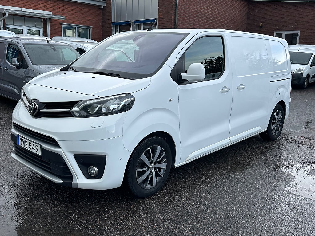Toyota ProAce 1.6 D-4D Euro 6 / Ny Kamrem / Leasebar