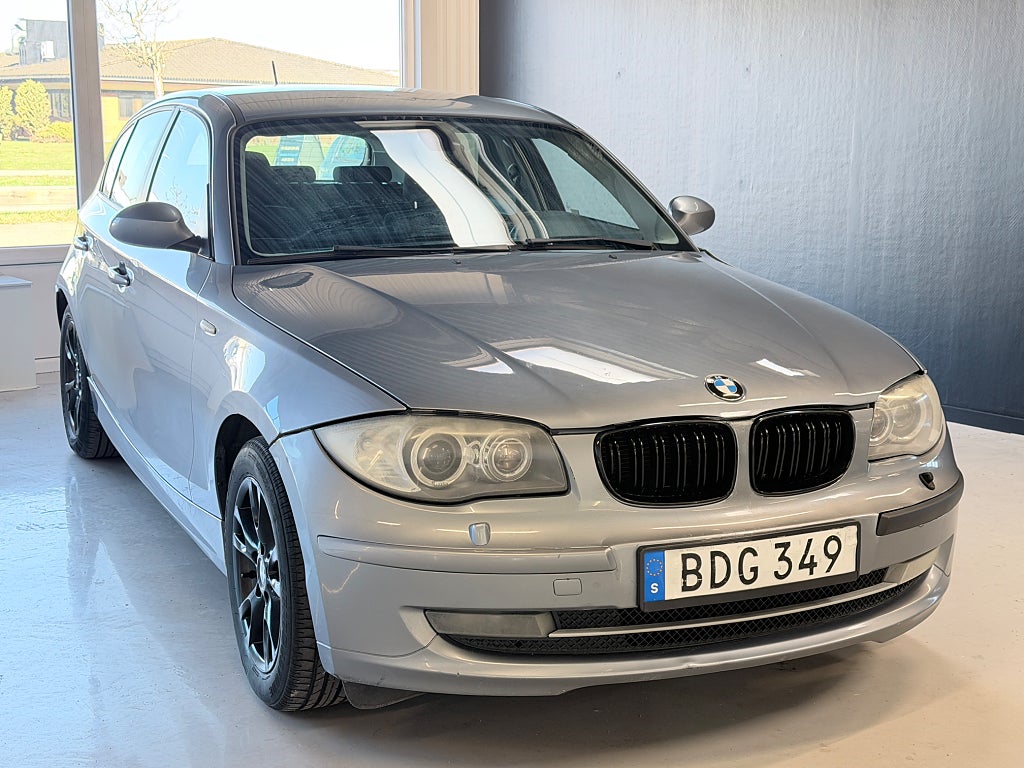 BMW 118d 143hk Advantage | AC | Drag | Nybesiktad
