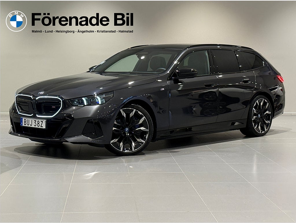 BMW i5 M60 xDrive Touring M Sport Pro Panorama B&W Drag HUD