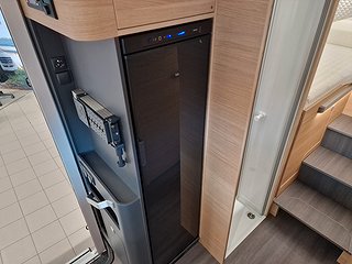 Husbil-halvintegrerad Adria CORAL 670 DL 25 av 36