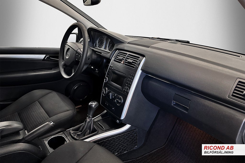 Mercedes-Benz B 2010 - miniatyr 10