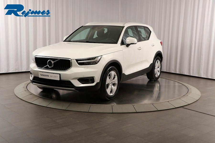 Volvo XC40 T2 FWD Momentum Advanced