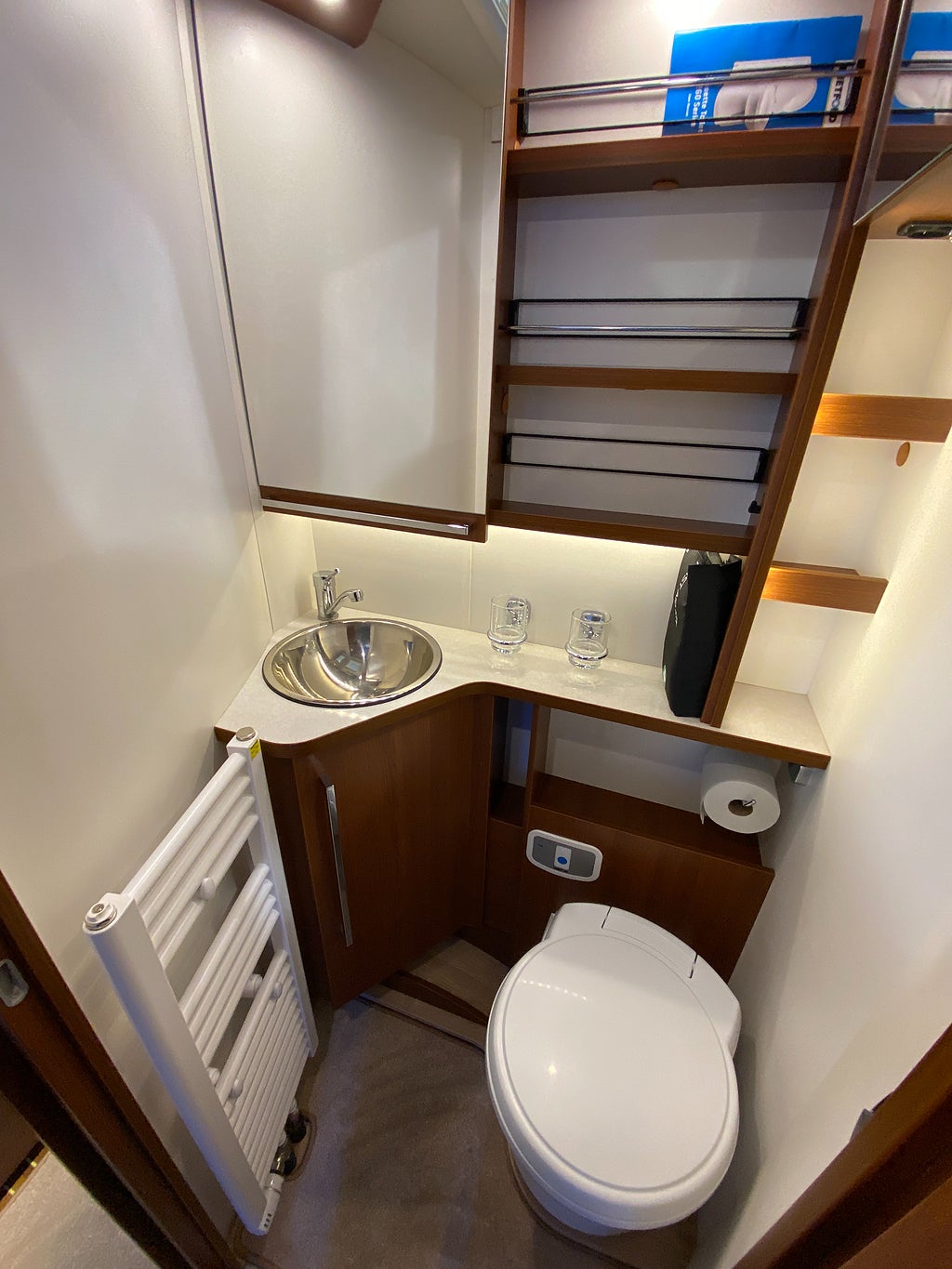 Rapido 7096 F /ALDE/AC bodel/Solcell/Automat 150hk/F2F - Rapido