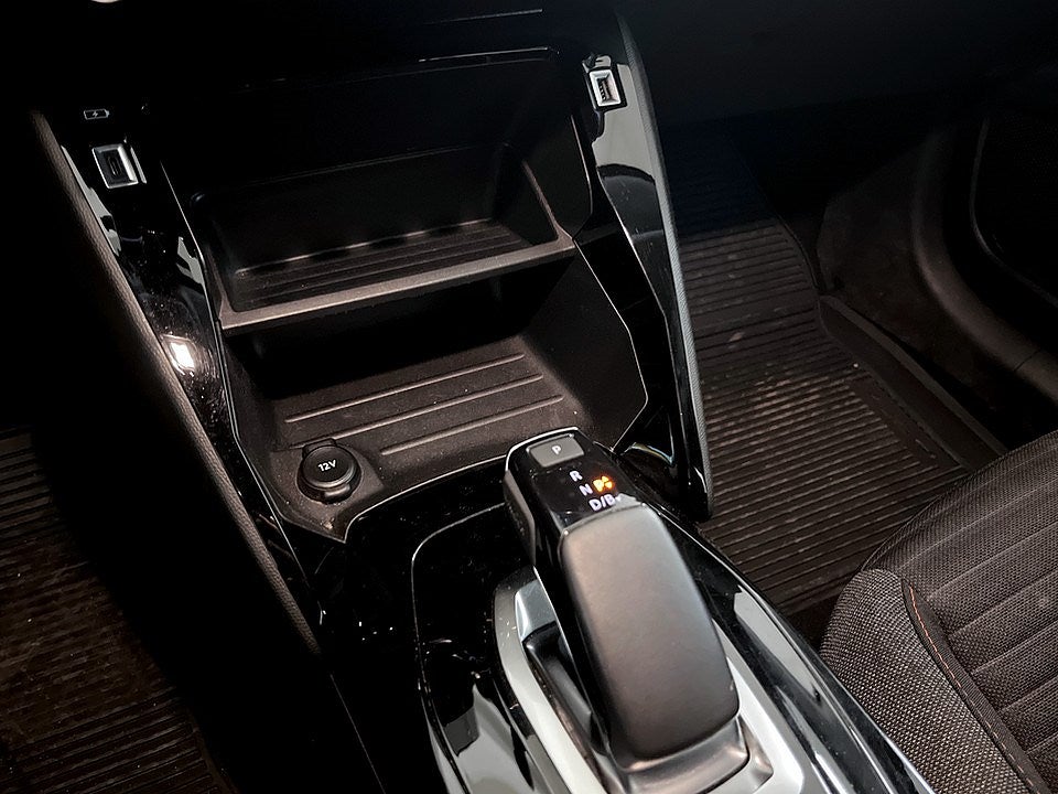 Bild på Peugeot E-208 Active Pack 50kWh 136hk Aut - CARPLAY, BACKSENSORER