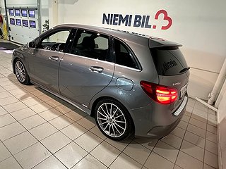 Mercedes-Benz B 200 d 4M AMG Sport Pano Drag Kamera MoK SoV