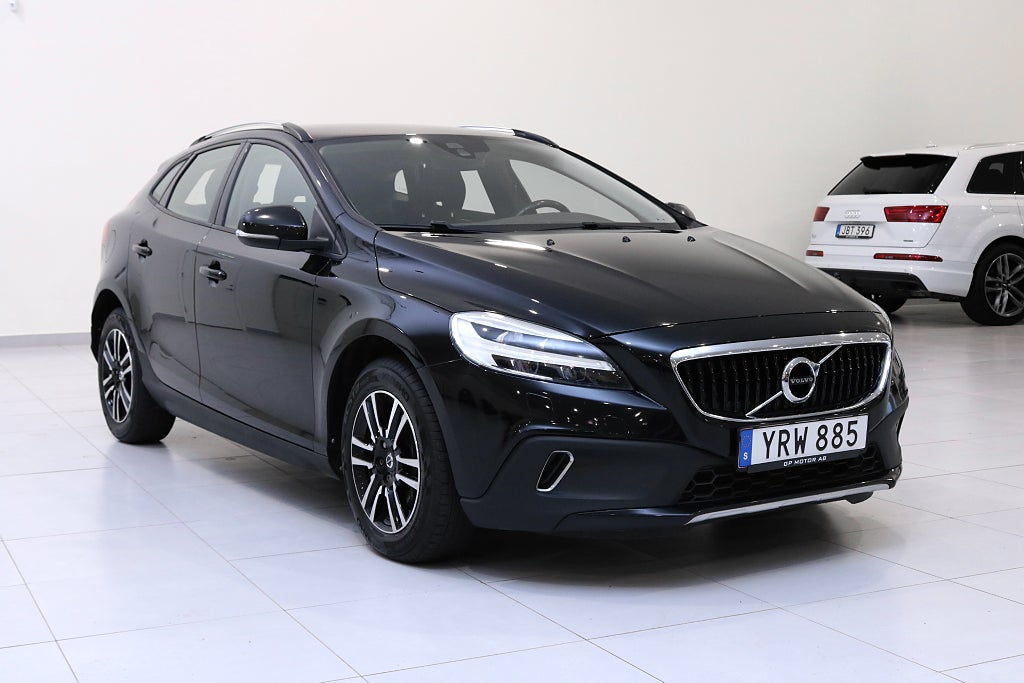 Volvo V40 Cross Country D2 CC Business Advanced / Nyservad / PDC / Värmare
