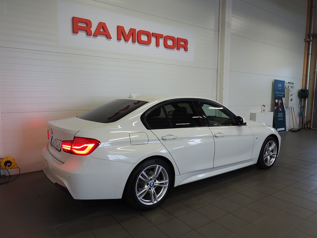 BMW 320d Sedan xDrive 190hk M Sport |Navi|Skinn|Kamera|Drag|