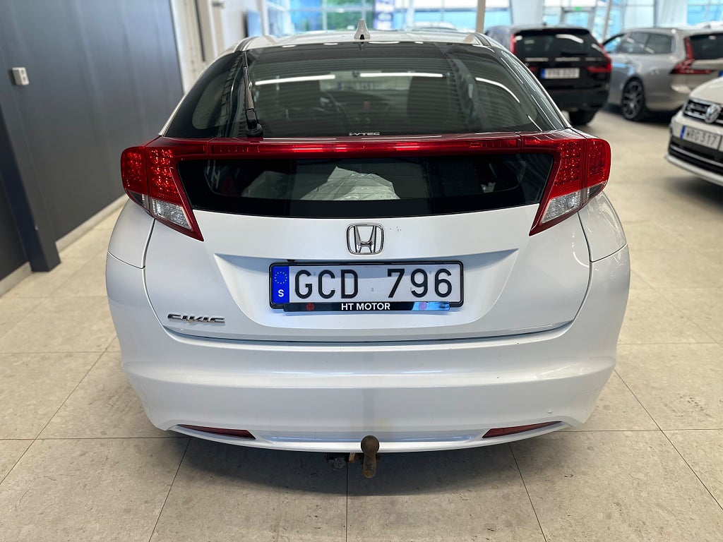 Honda Civic 1.8 i-VTEC Sport 4,99% /B-Kamera/Dragkrok