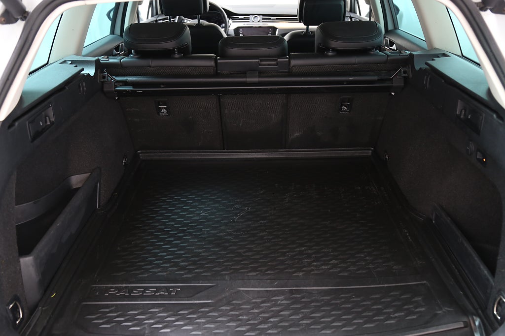 Volkswagen Passat Alltrack 2,0 TDI 190hk SCR 4Motion GT DSG Värmare Drag 2018