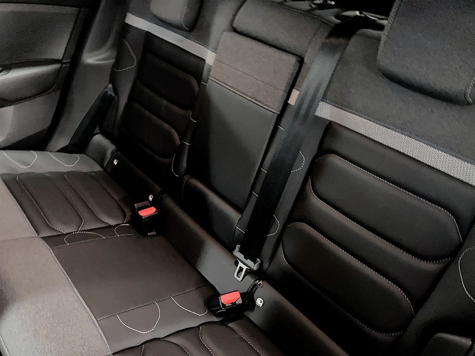 Bild på Citroën C4 Shine 1.2 PT B-KAMERA CARPLAY 130hk