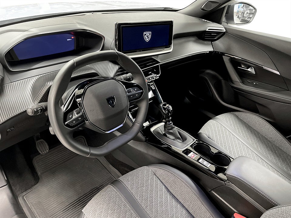 Bild på Peugeot 2008 Limited Edition 1.2 PT 131hk CARPLAY P-SENSORER