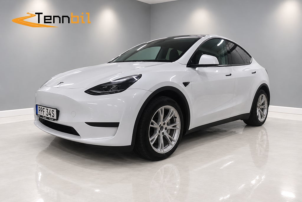 Tesla Model Y Standard Range RWD Panorama Drag MOMS