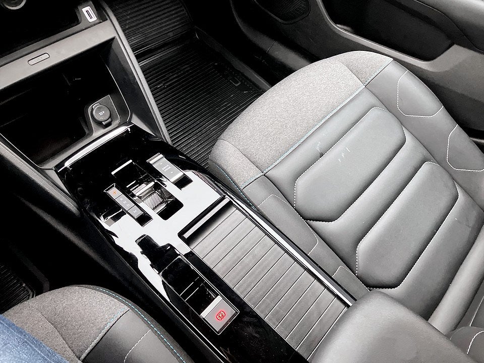 Bild på Citroën C4 Shine 1.2 PT 130hk Aut - 360-KAMERA, CARPLAY